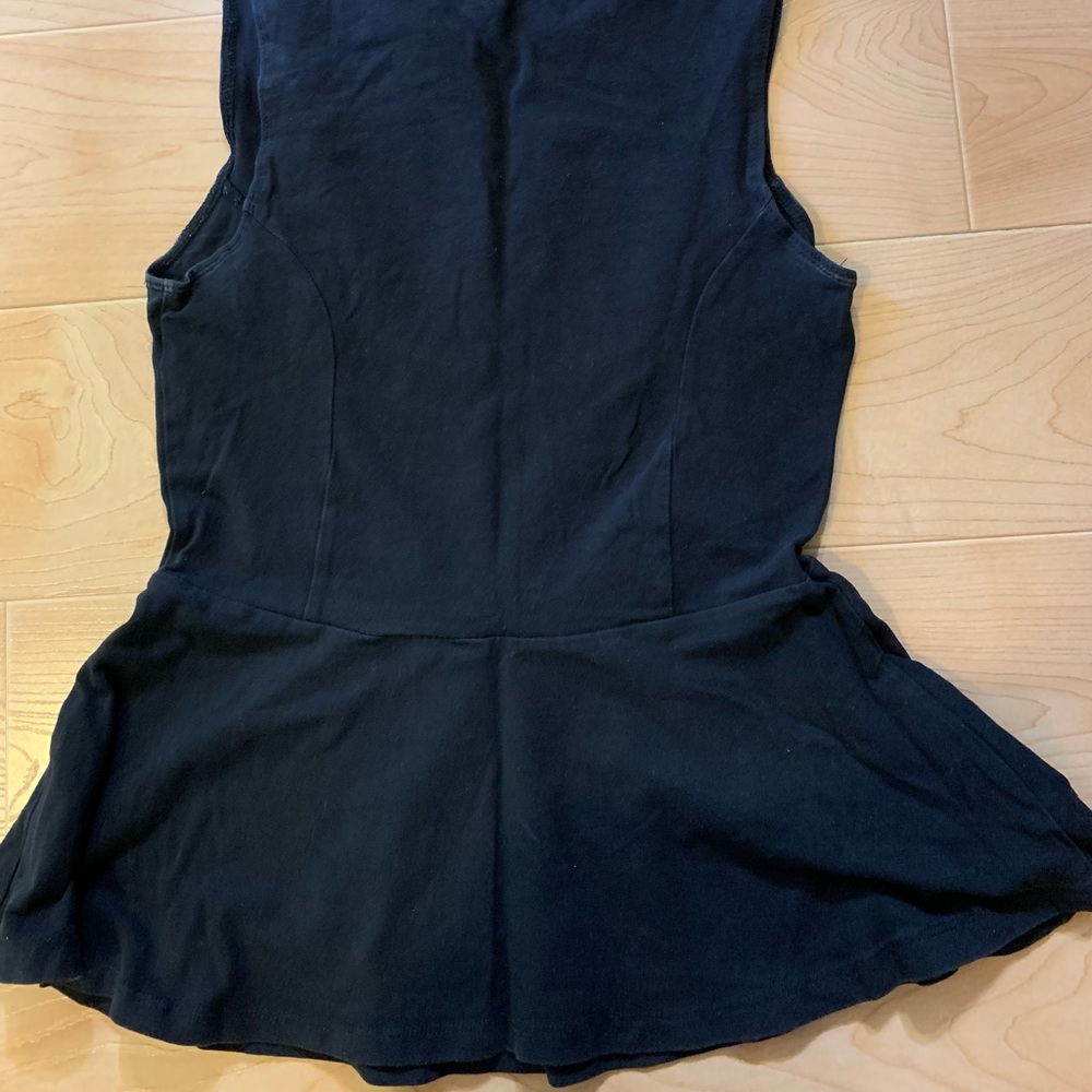 ❌SOLD❌ 🌻 2/$10 New Look London black peplum top - Picture 2 of 7